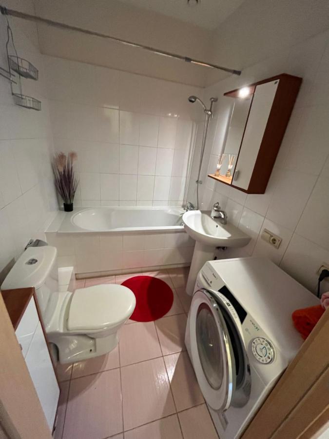 Lovely Apartments In Imanta With Free Parking Riga Esterno foto